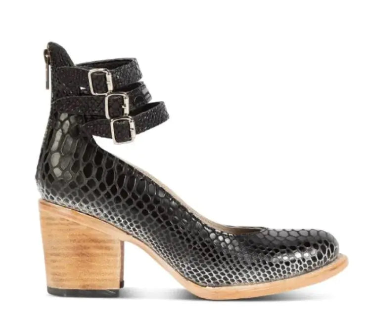 Modieuze Gesp-Sandalen voor Dames – Puntige Elegantie